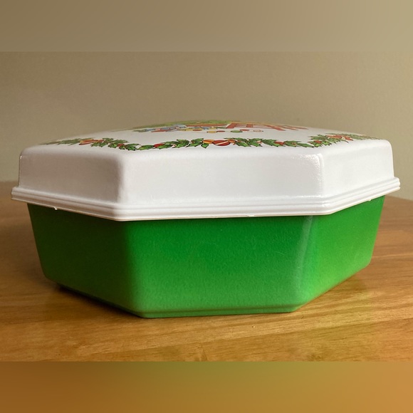 Vintage Christmas candy/cookie container with Santa decorating the tree - Picture 4 of 9